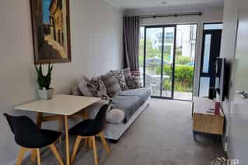 6 Sidney Wallingford Way, Hobsonville