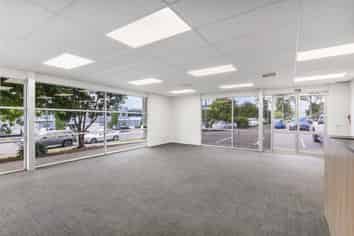 Versatile Albany Showroom or Office | 170 m2
