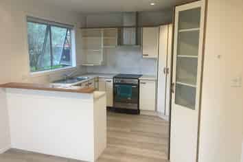 87 Waimumu Rd, Massey