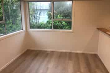 87 Waimumu Rd, Massey