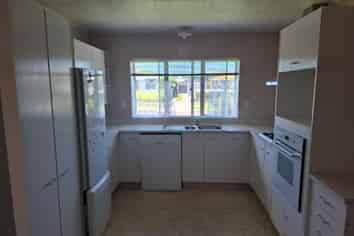 809A Queen Street East, Parkvale