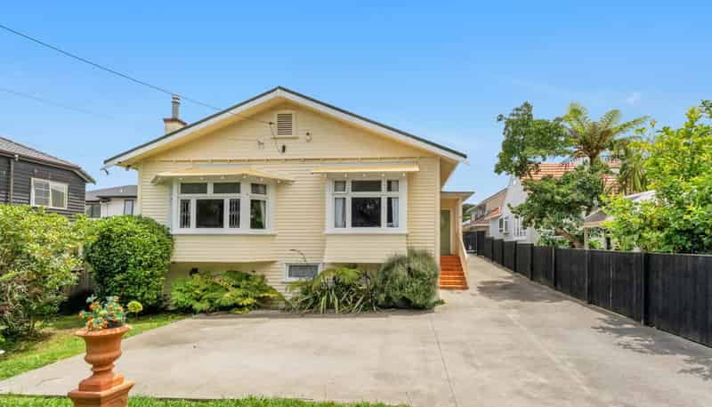 17 Queensway, Three Kings