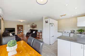 2/16 Crosby Road, West Harbour