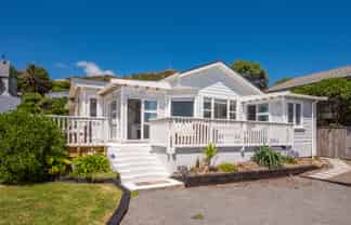 60 The Parade, Paekakariki