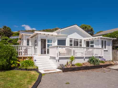 60 The Parade, Paekakariki