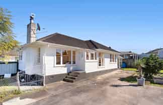 8 Devon Street, Te Atatu South