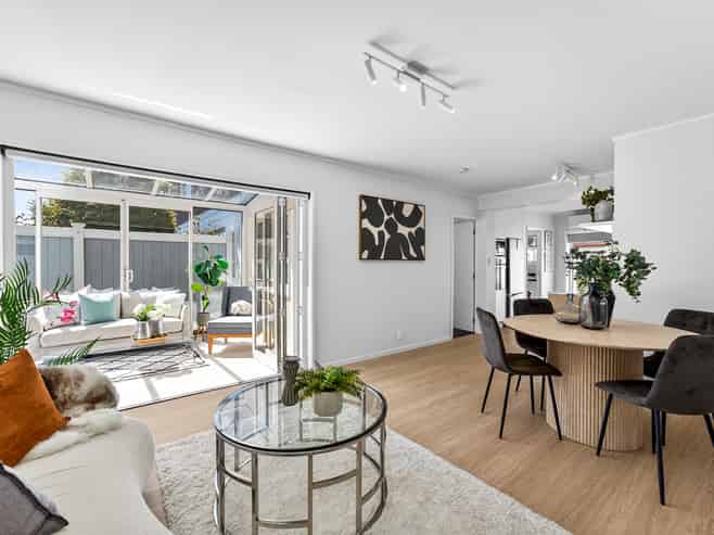 2/36 Atkin Avenue, Mission Bay