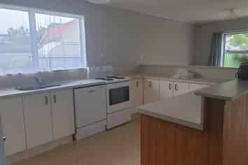 10 Colenso Place, Otaki Beach