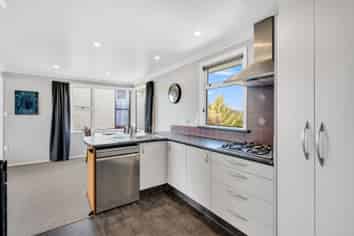 26 Charles Street, Weston