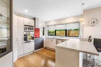 18/2 Caversham Road, Springvale