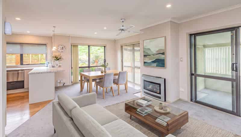 18/2 Caversham Road, Springvale