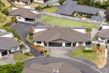 18/2 Caversham Road, Springvale