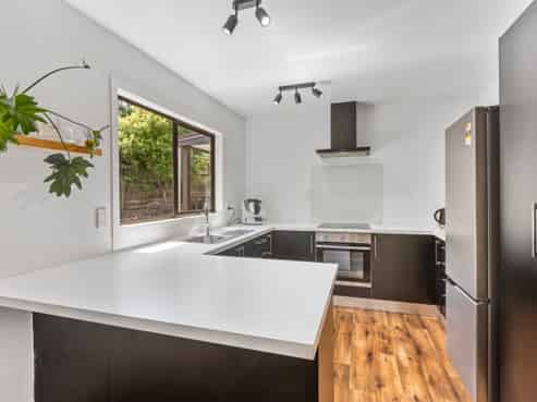 3 Lombardy Place, Whalers Gate