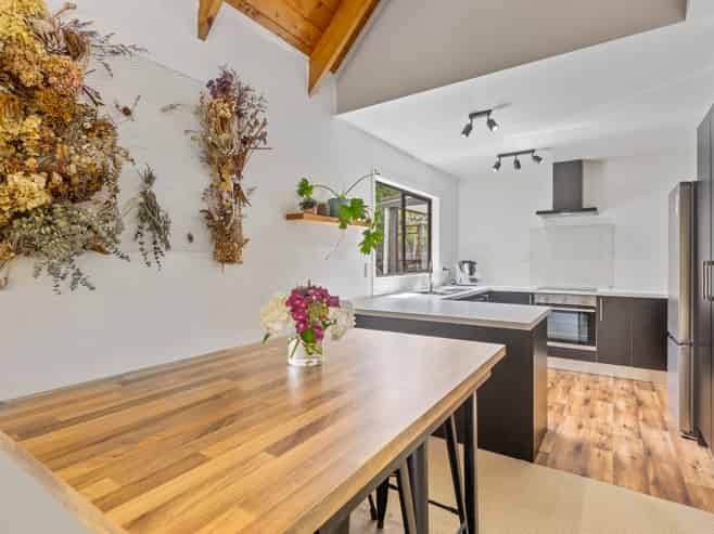 3 Lombardy Place, Whalers Gate