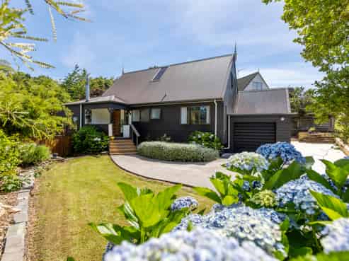 3 Lombardy Place, Whalers Gate