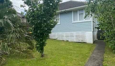 34 Victory Cres, Tawa
