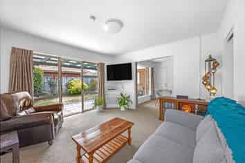 2/29 Loughton Street, Burwood