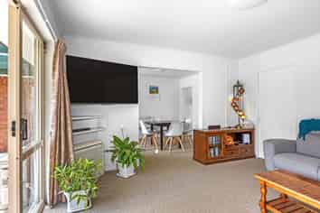 2/29 Loughton Street, Burwood