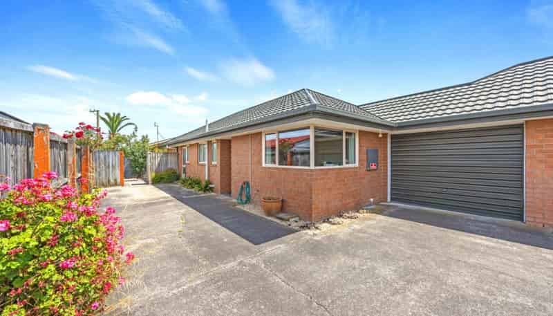 2/29 Loughton Street, Burwood