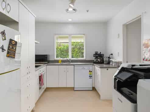 Prime Office Space on CBD Fringe