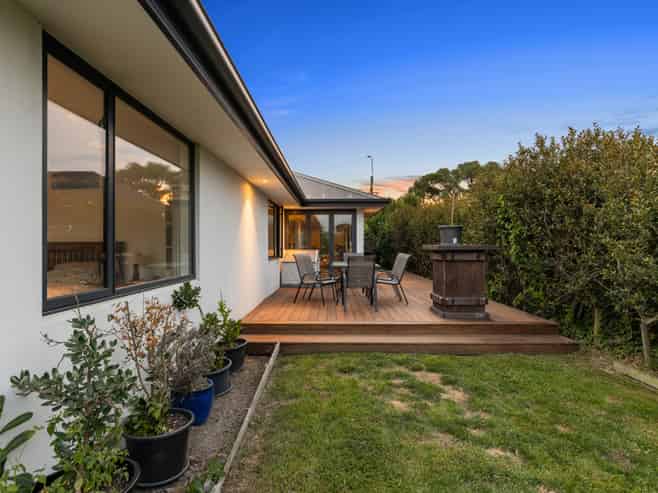 905 Ferry Road, Woolston