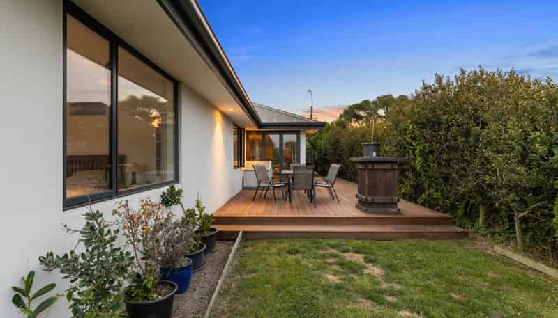 905 Ferry Road, Woolston