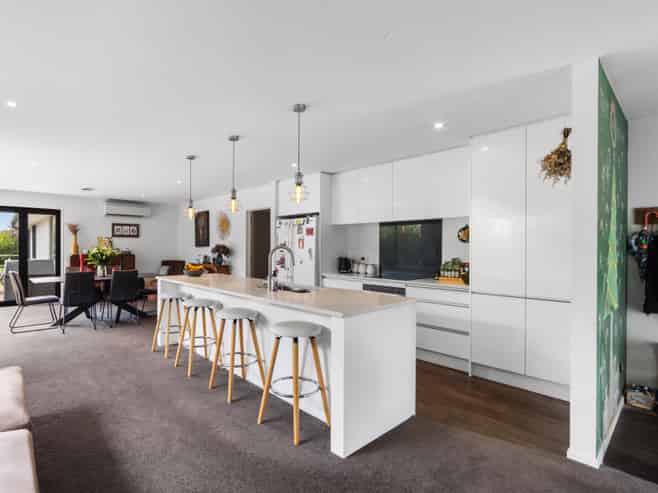 905 Ferry Road, Woolston