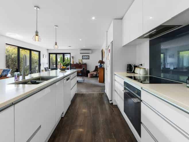 905 Ferry Road, Woolston