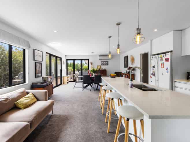 905 Ferry Road, Woolston