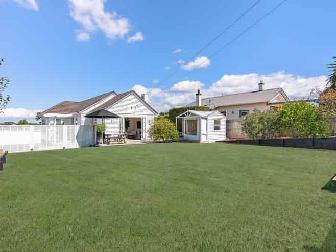 1 Cadman Avenue, Waterview