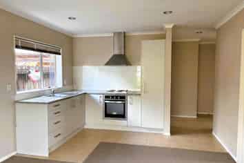 11A Liscooly Place, Flat Bush