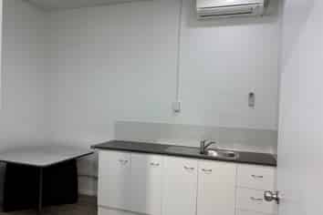 39M² BEAUTIFUL RETAIL / OFFICE FOR LEASE
