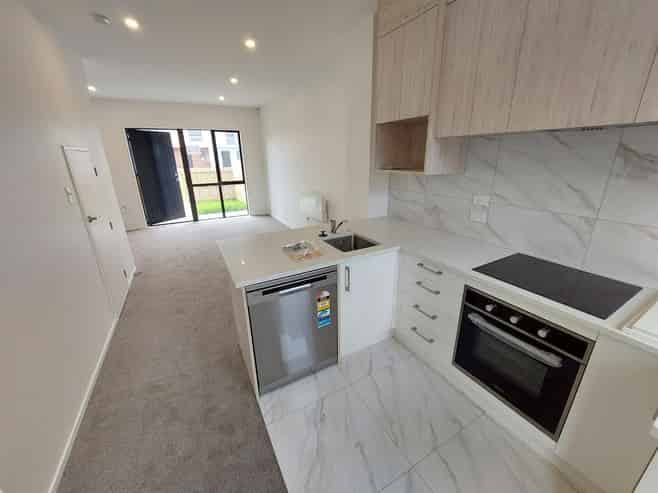 16 Aumarire Lane, Favona