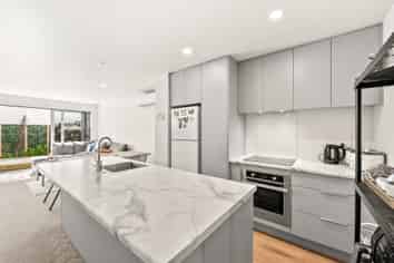 1115b High Street, Taita