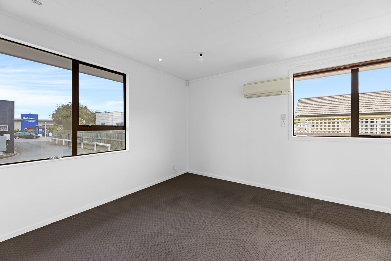Sneaky Good Office Space in Redwoodtown - More