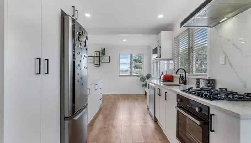 35 Fairclough Road, Beach Haven