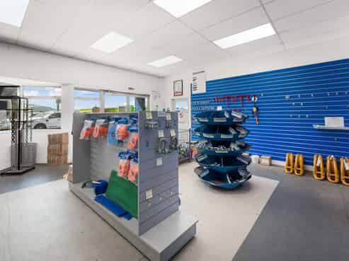 Exceptional Trade/Retail Opportunity