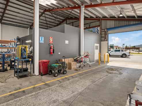 Exceptional Trade/Retail Opportunity