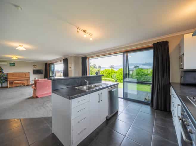 66 Orbell Crescent, Te Anau