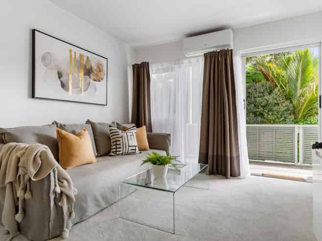 8/12 New Street, Saint Marys Bay