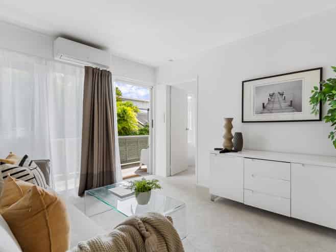 8/12 New Street, Saint Marys Bay