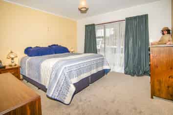 64 Henley Street, Westport