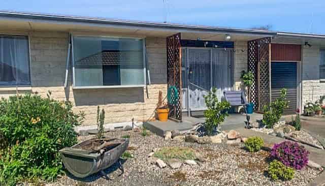 2/267 Tancred Street, Ashburton