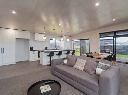 5 Riria Way, Matarangi