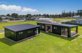 5 Riria Way, Matarangi