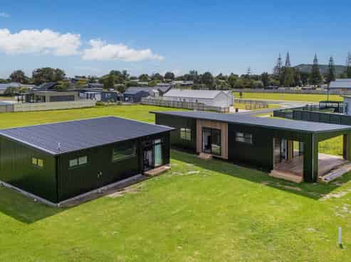 5 Riria Way, Matarangi