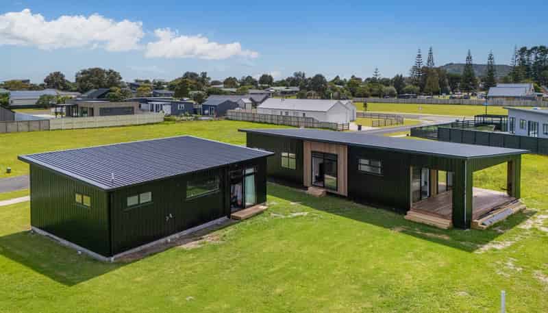 5 Riria Way, Matarangi