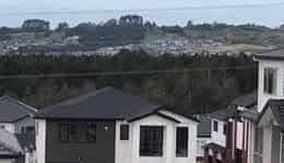 8 Drumnaconagher Road, Flat Bush