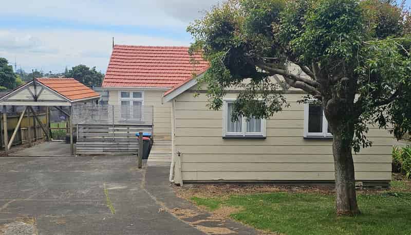 65 Ernie Pinches Street, Mount Albert