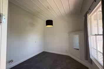 8 Cutfield Road, New Plymouth Central